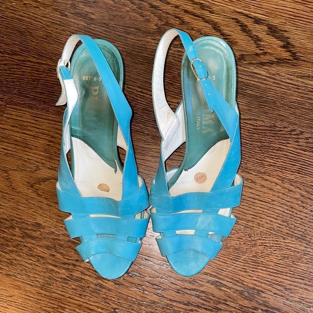Vtg Prima turquoise/aqua blue low heeled sandals‎